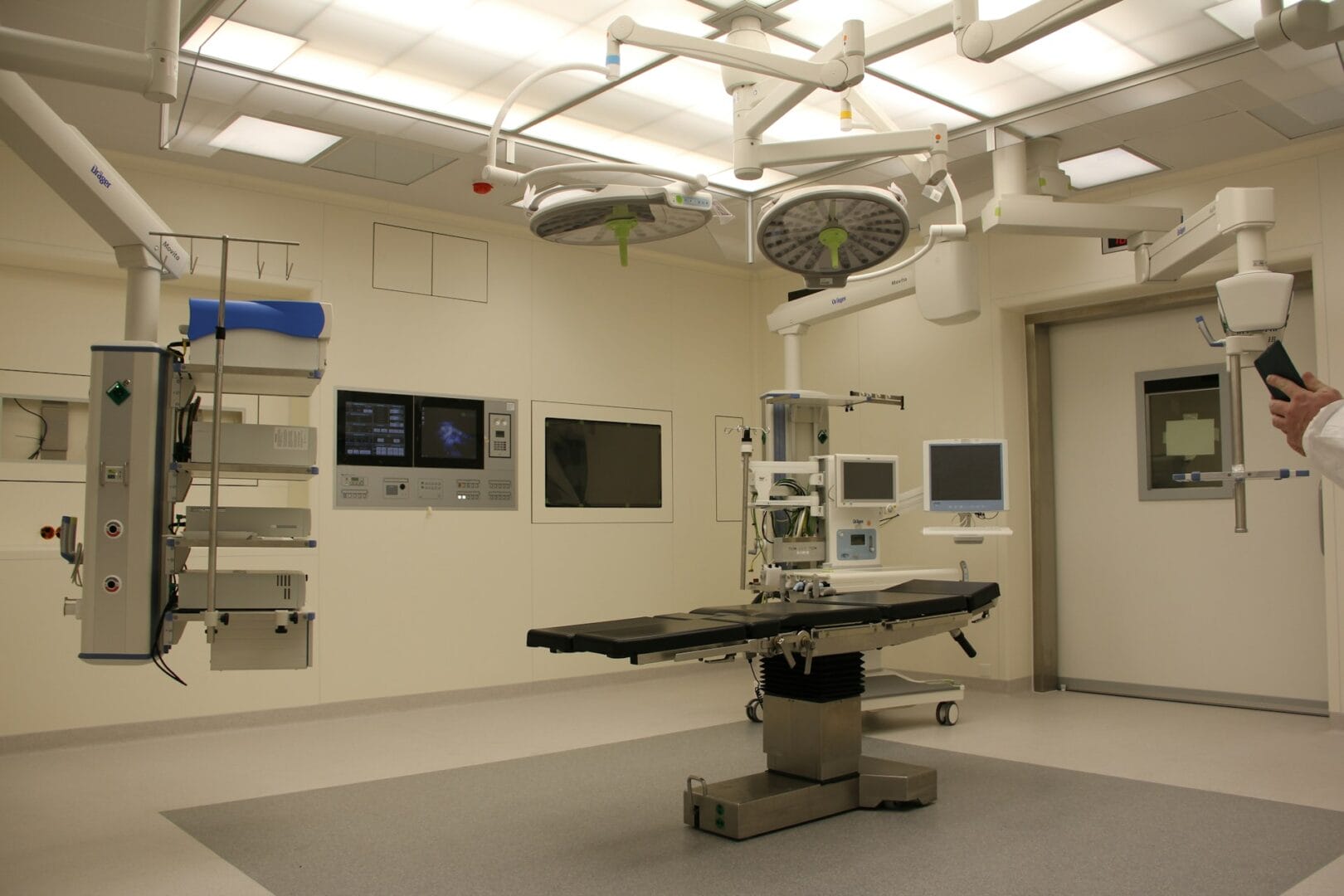 Save Costs with Proper Medical Equipment De-Installation